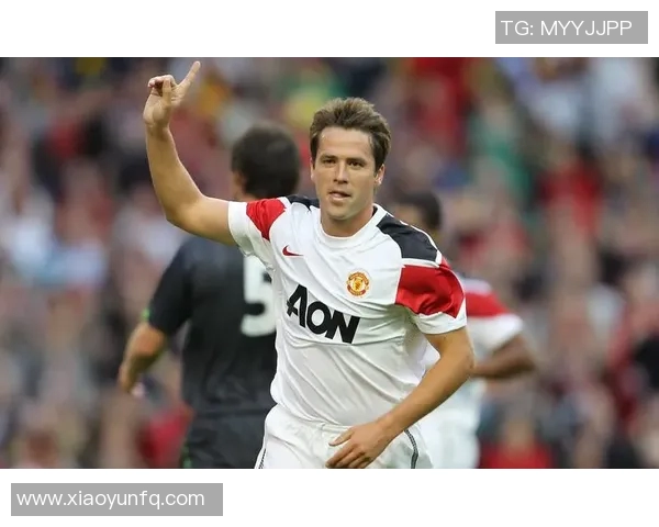 足球明星时尚穿搭解析展现球场外的魅力与风格