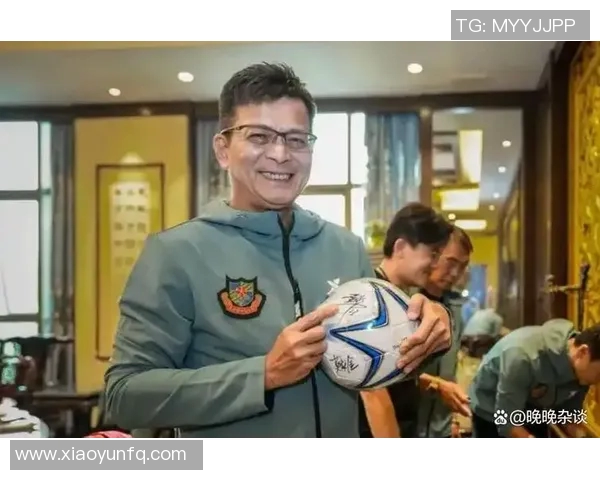 足球明星陪伴儿女观战的温馨时刻与亲子情深的动人瞬间 足球明星陪伴儿女观战的温馨时刻与亲子情深的动人瞬间