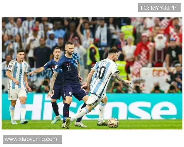 足球明星炫酷手包视频曝光引发粉丝热议时尚潮流新风向