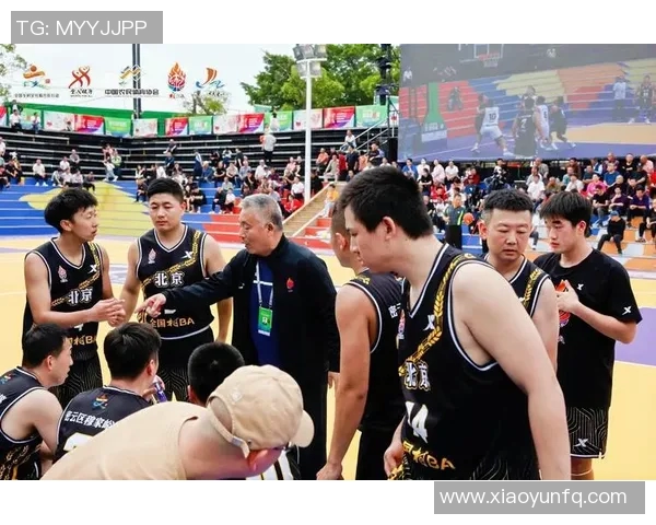 一米八左右的篮球明星男如何在赛场上展现个人魅力与团队精神