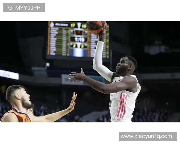 企鹅篮球明星赛皮尔斯精彩表现引发球迷热议与期待
